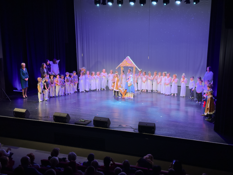 Jasełka w grupie Pszczółek i Tygrysków.