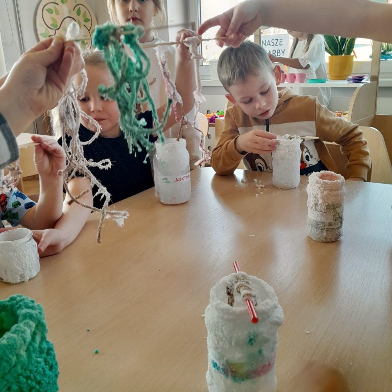 Krystalizacja soli w grupie Motylków